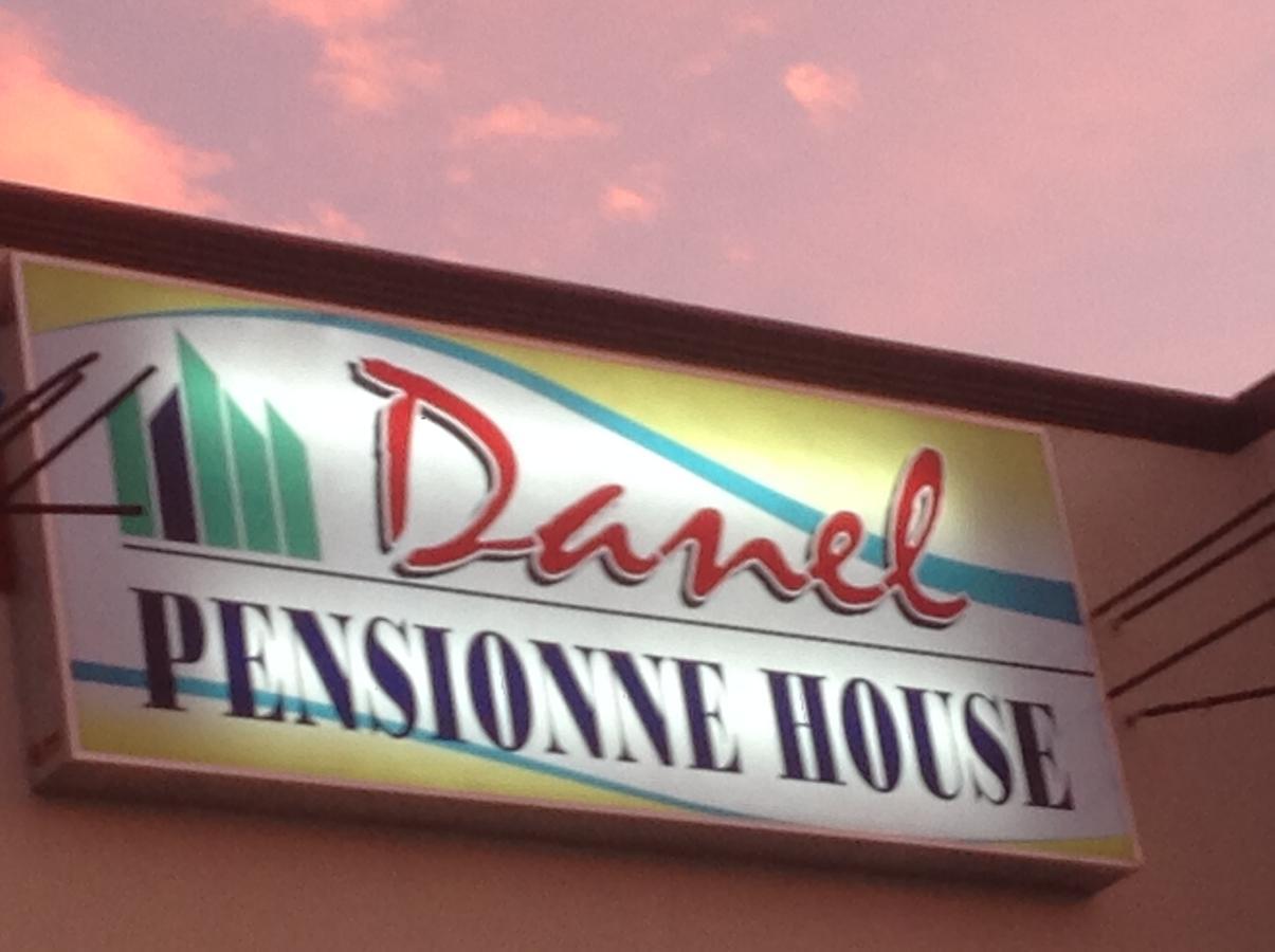 Danel Pensionne House Tacloban Exteriör bild